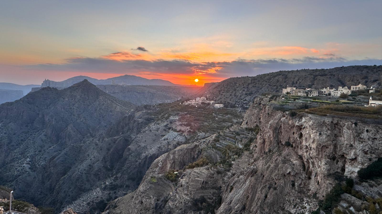 Les Meilleures Randonnées à Oman :Explorez des Paysages Éblouissants!